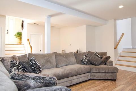 68 Alwin Pl, Springfield, MA 01128 photo 25