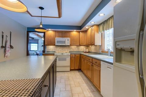 47 Crescent St, Ware, MA 01082 photo 5