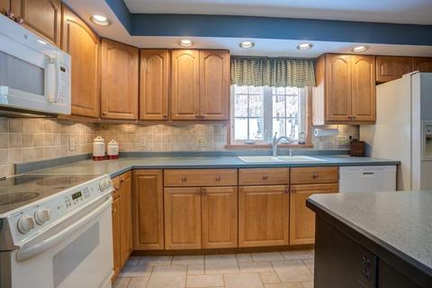 47 Crescent St, Ware, MA 01082 photo 8