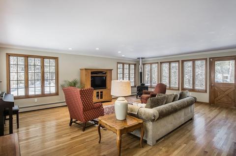 39 Dascomb Rd, Andover, MA 01810 photo 9