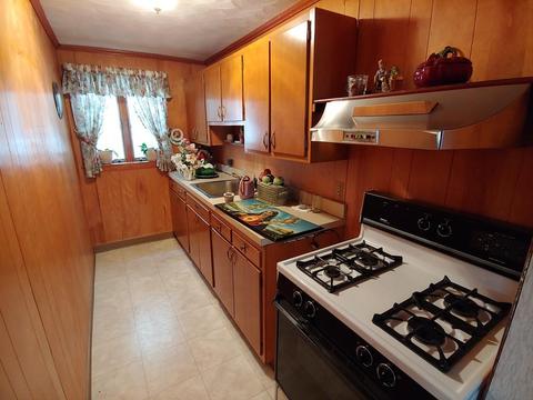 91 Thomas St, Fall River, MA 02723 photo 4