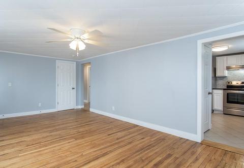 14 Davis St, Easthampton, MA 01027 photo 8