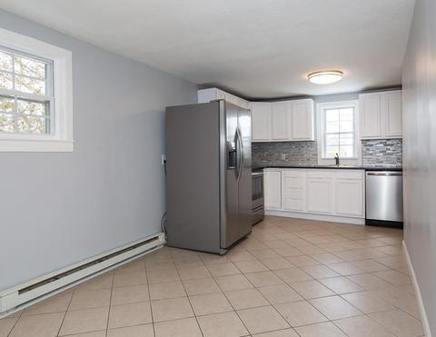 14 Davis St, Easthampton, MA 01027 photo 9
