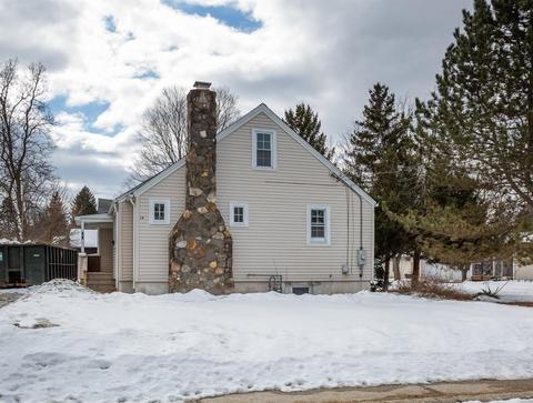 14 Davis St, Easthampton, MA 01027 photo 2