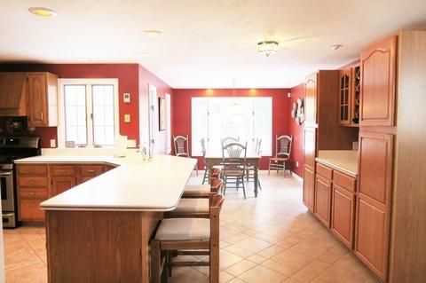 73 Hewitt Dr, Raynham, MA 02767 photo 9