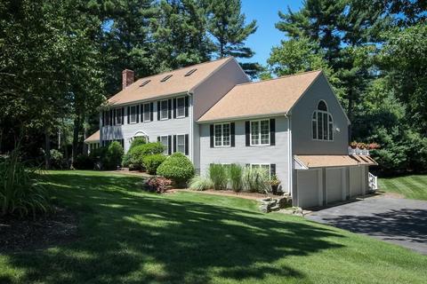 73 Hewitt Dr, Raynham, MA 02767 photo 2