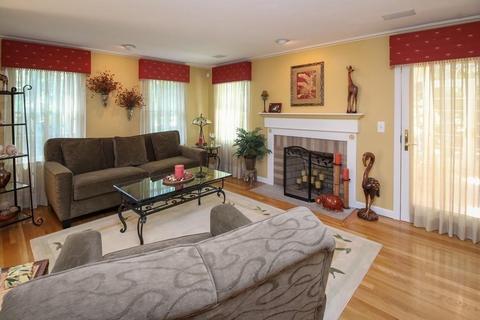 73 Hewitt Dr, Raynham, MA 02767 photo 14