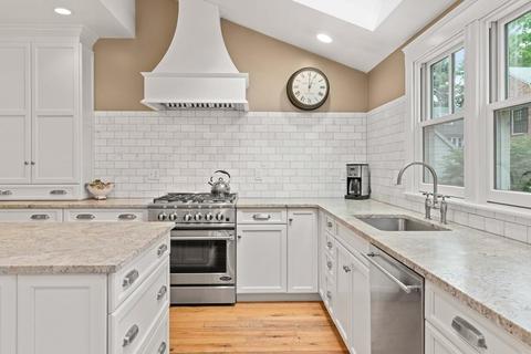 858 Webster St, Needham, MA 02492 photo 4