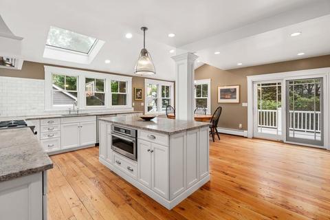 858 Webster St, Needham, MA 02492 photo 2