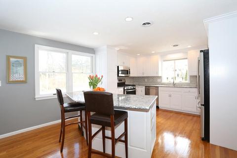 41 Canavan Cir, Needham, MA 02492 photo 4