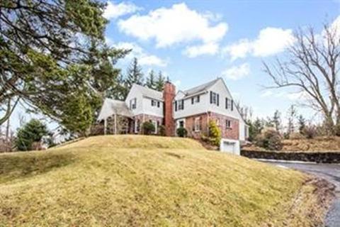 45 Prouty Ln, Worcester, MA 01602 photo 2