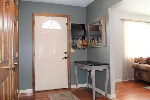 22 Eagle Dr, Dudley, MA 01571 photo 2