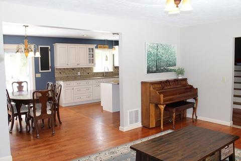 22 Eagle Dr, Dudley, MA 01571 photo 4