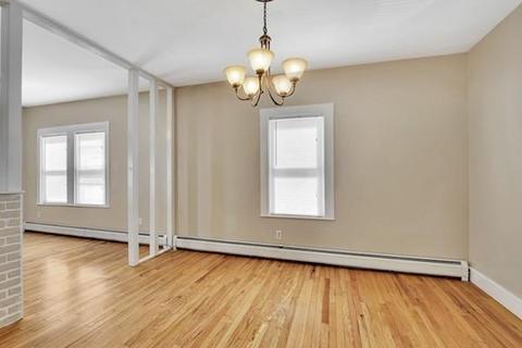 12 Heath St, Everett, MA 02149 photo 4