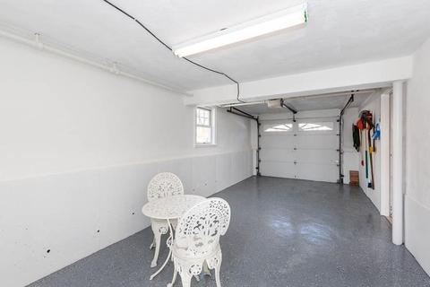 352 Appleton St, Arlington, MA 02476 photo 28