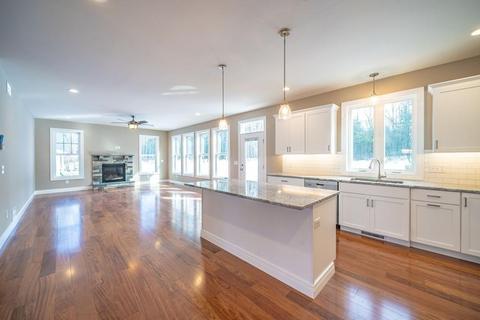 58 Pomeroy St, Easthampton, MA 01027 photo 8
