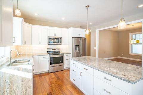 58 Pomeroy St, Easthampton, MA 01027 photo 4