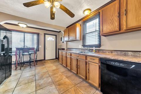 121 Miller St, Springfield, MA 01104 photo 9