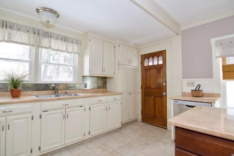 99 Academy St, Chicopee, MA 01013 photo 9