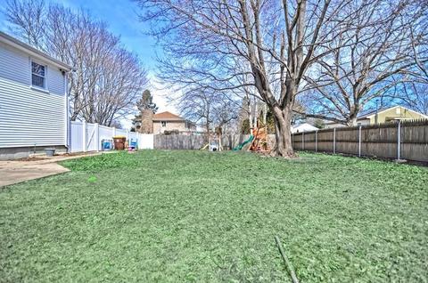 131 Rich St, Fall River, MA 02720 photo 2