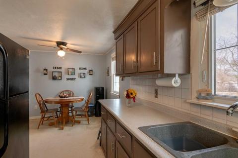 123 Moore St, Chicopee, MA 01013 photo 4