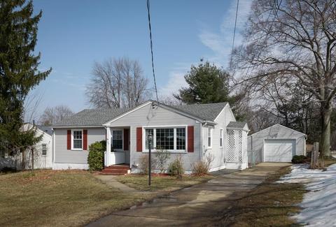 123 Moore St, Chicopee, MA 01013 photo 1