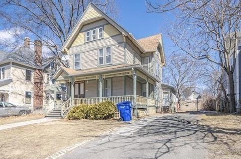 97 Thompson St, Springfield, MA 01109 photo 5