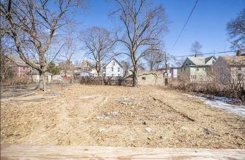 97 Thompson St, Springfield, MA 01109 photo 9