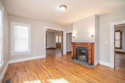 97 Thompson St, Springfield, MA 01109 photo 4