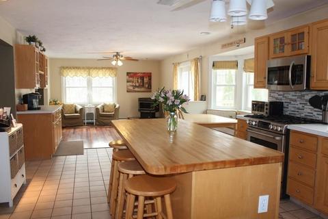 115 South St, Upton, MA 01568 photo 4