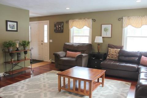 115 South St, Upton, MA 01568 photo 12