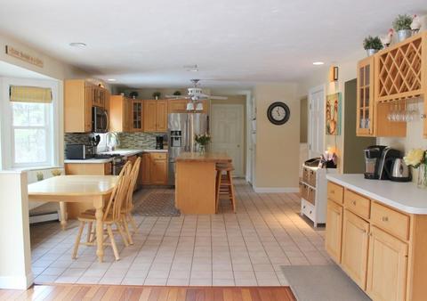 115 South St, Upton, MA 01568 photo 2