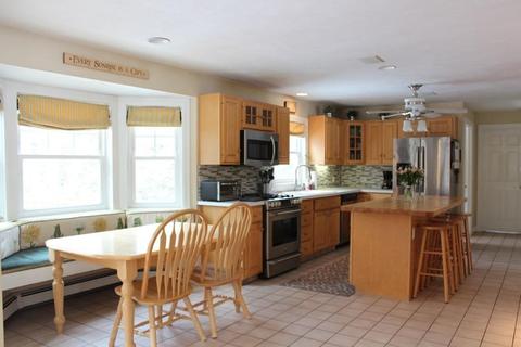 115 South St, Upton, MA 01568 photo 3