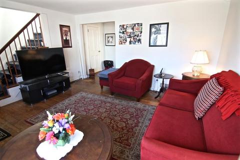 32 Cedar St, Everett, MA 02149 photo 4