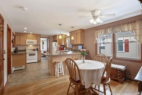 33 Damon St, Danvers, MA 01923 photo 5