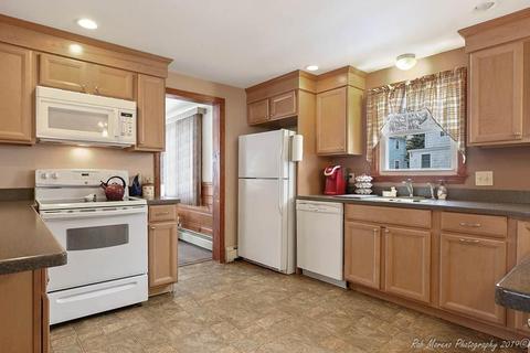 33 Damon St, Danvers, MA 01923 photo 4