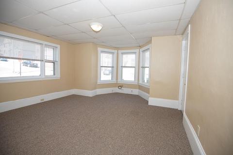 5 Seward St, Worcester, MA 01604 photo 4