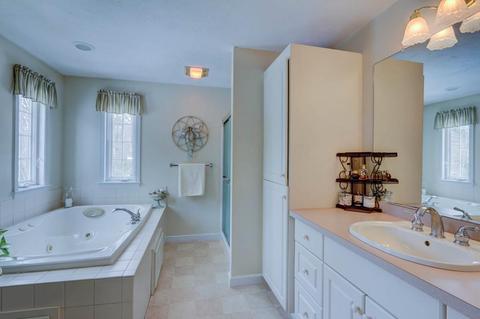 5 Cloverleaf Ln, Franklin, MA 02038 photo 21