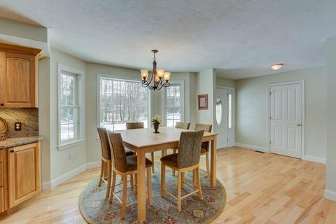 5 Cloverleaf Ln, Franklin, MA 02038 photo 4