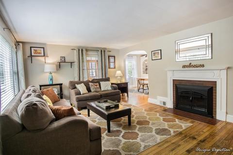 7 Westwind Rd, Andover, MA 01810 photo 2
