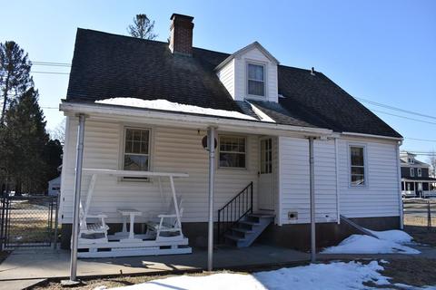 69 Clark St, Easthampton, MA 01027 photo 3