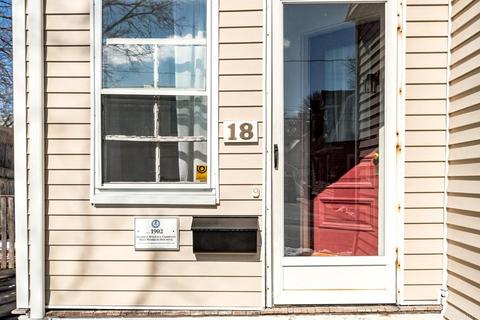 18 Roosevelt St, Maynard, MA 01754 photo 2