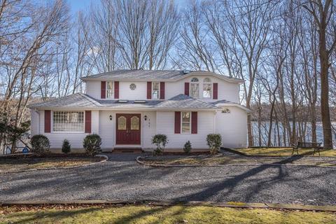 151 Timberlane Dr, Mashpee, MA 02649 photo 1