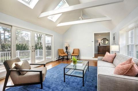 27 Hull St, Hingham, MA 02043 photo 5