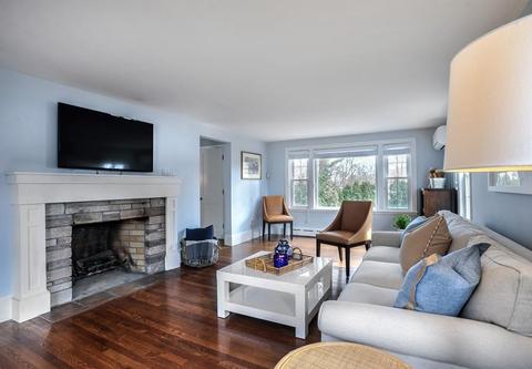 27 Hull St, Hingham, MA 02043 photo 6
