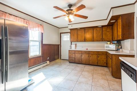 22 Belvidere St, Springfield, MA 01108 photo 9