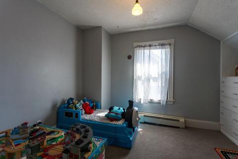 22 Belvidere St, Springfield, MA 01108 photo 14