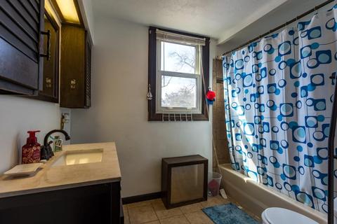 22 Belvidere St, Springfield, MA 01108 photo 16