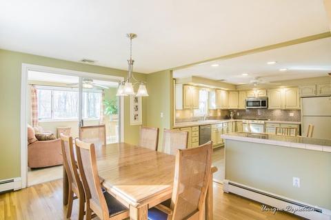 21 Applegate Ln, Reading, MA 01867 photo 7