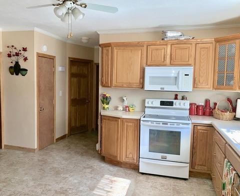 24 Davis St, Springfield, MA 01104 photo 5